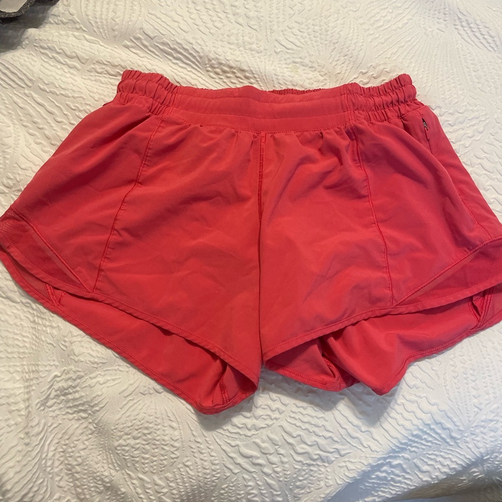 Lulu Lemon 4 inch Low Rise Hotty Hot Shorts
